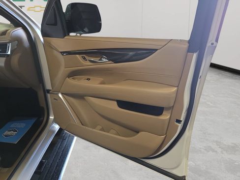 Used 2020 Cadillac Escalade Platinum AWD/4WD image 56