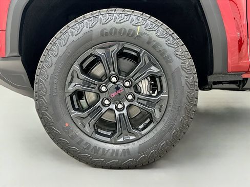 Used 2025 GMC Canyon Elevation w/ Convenience Package RWD image 32