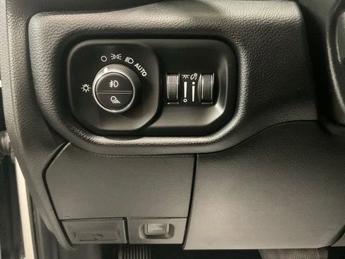 Used 2024 RAM 2500 Laramie AWD/4WD image 8