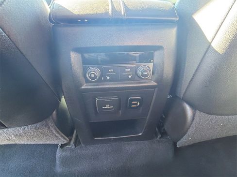 Used 2018 Chevrolet Traverse Premier w/ Driver Confidence II Package image 26