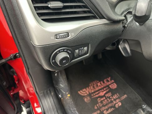 Used 2018 Jeep Cherokee Trailhawk w/ Cold Weather Group AWD/4WD image 4