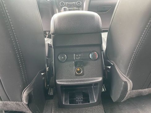 Used 2019 Ford Explorer XLT w/ Equipment Group 202A AWD/4WD image 29