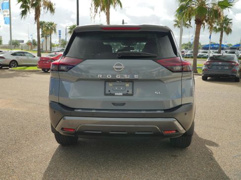 Used 2023 Nissan Rogue SL FWD image 6