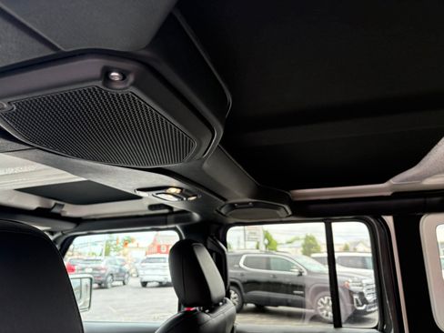 Used 2020 Jeep Wrangler Unlimited Rubicon w/ Quick Order Package 28Y Recon AWD/4WD image 32