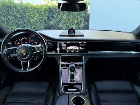 Used 2018 Porsche Panamera 4S image 17