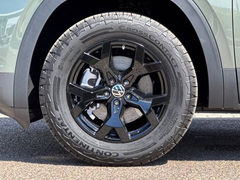 New 2025 Volkswagen Atlas Peak Edition SE image 26