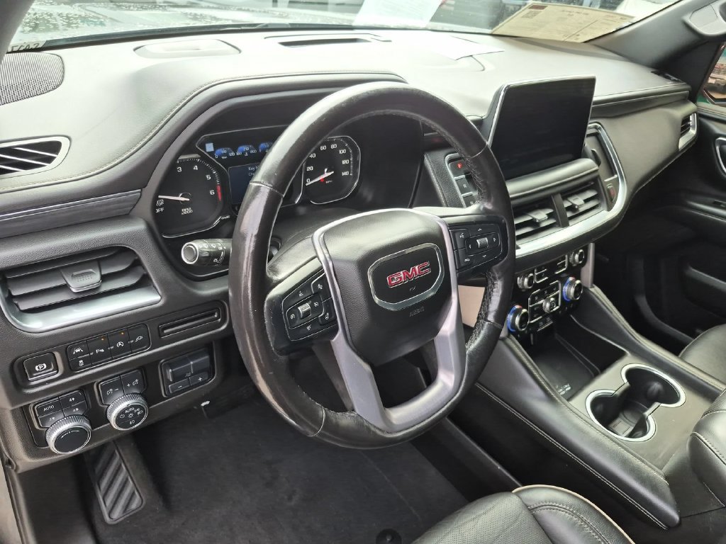 Used 2021 GMC Yukon XL SLT w/ SLT Luxury Plus Package AWD/4WD image 2