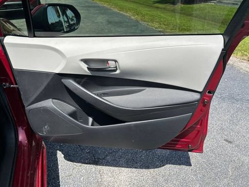 Used 2022 Toyota Corolla LE FWD image 37