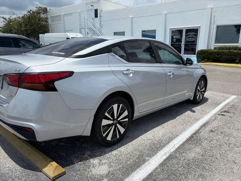 Used 2022 Nissan Altima 2.5 SV AWD/4WD image 4