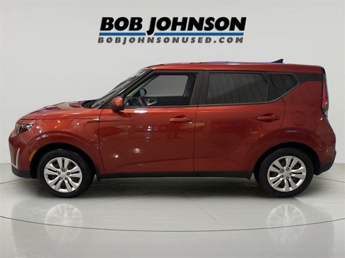 Used 2023 Kia Soul LX image 4