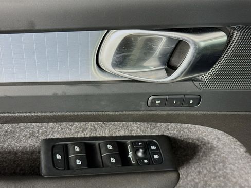 Used 2025 Volvo XC40 B5 Core image 41