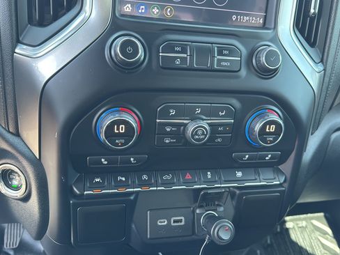 Used 2019 Chevrolet Silverado 1500 LT w/ Convenience Package AWD/4WD image 28