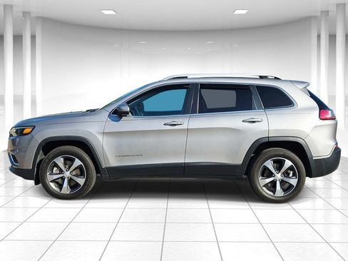 Used 2019 Jeep Cherokee Limited w/ Luxury Group AWD/4WD image 6