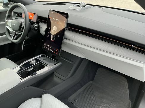 Used 2025 Polestar Polestar 3 Long Range Dual Motor Launch E image 18