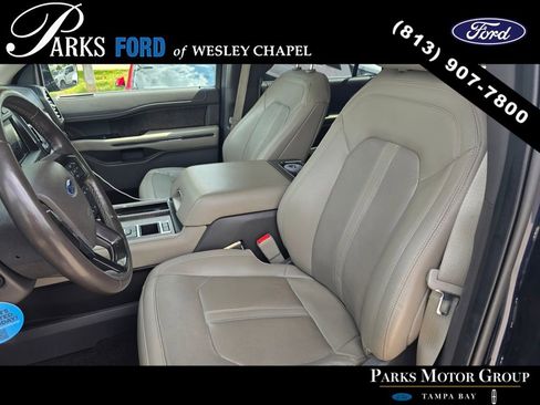 Used 2021 Ford Expedition Limited image 5