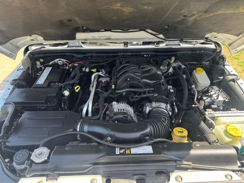 Used 2015 Jeep Wrangler Unlimited Sahara w/ Connectivity Group image 20