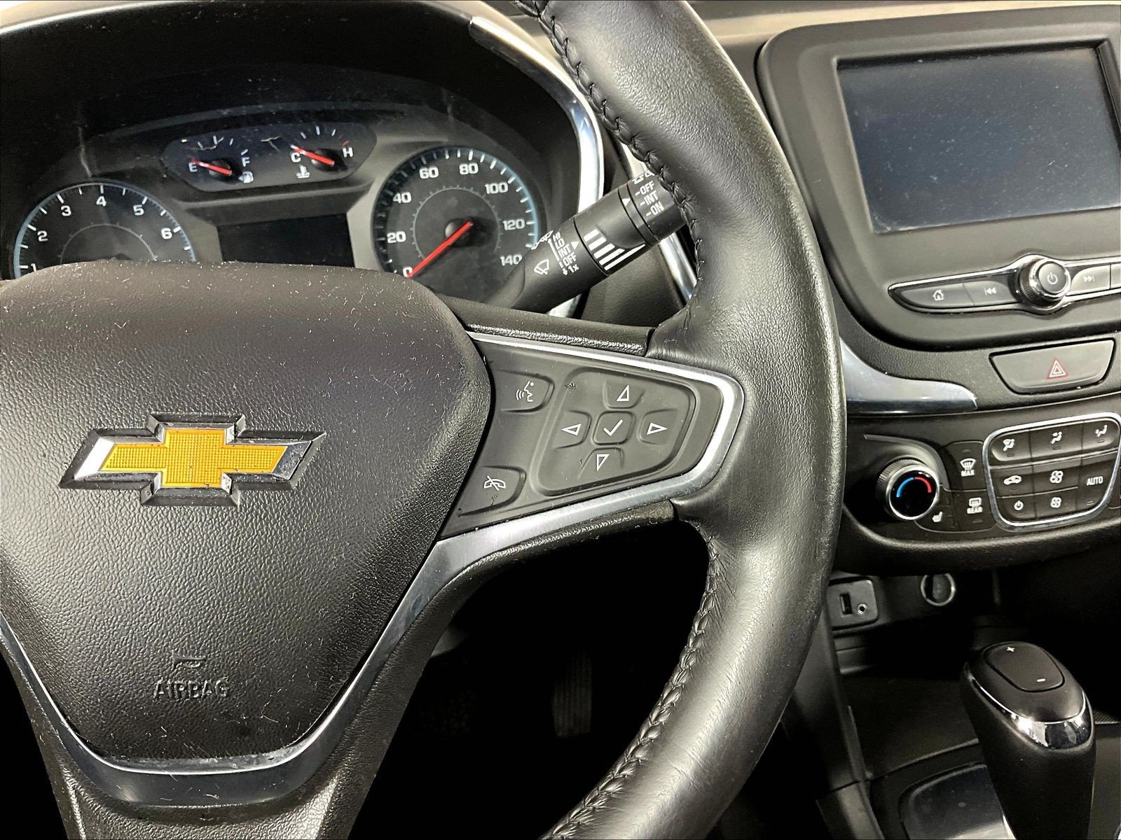 Used 2018 Chevrolet Equinox LT FWD image 11