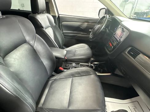 Used 2019 Mitsubishi Outlander SEL AWD/4WD image 30