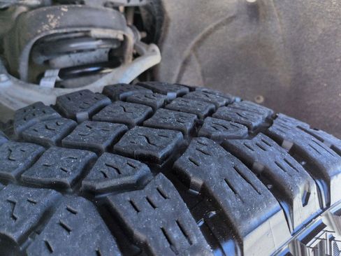 Used 2023 Chevrolet Silverado 1500 ZR2 image 12