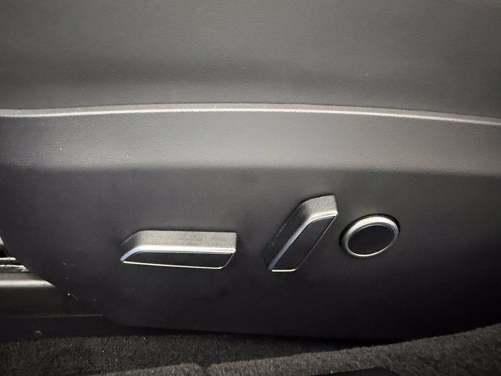 Used 2022 Tesla Model S Plaid AWD/4WD image 20