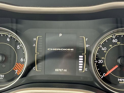 Used 2014 Jeep Cherokee Latitude w/ Cold Weather Group image 29