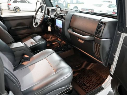 Used 2006 Jeep Wrangler Unlimited AWD/4WD image 21