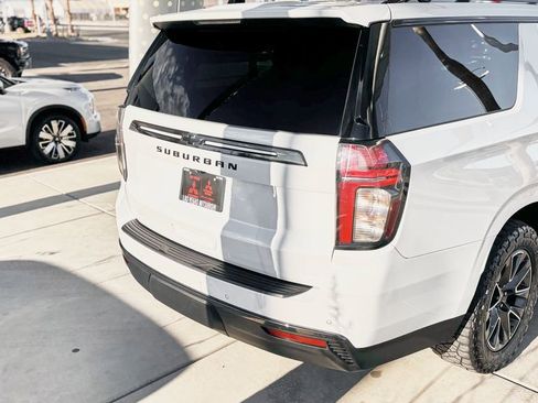 Used 2022 Chevrolet Suburban Z71 w/ Z71 Off-Road Package image 9