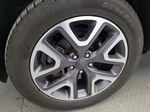 Used 2016 Jeep Renegade Latitude AWD/4WD image 31