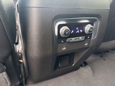 Certified 2023 GMC Yukon XL SLT w/ SLT Premium Package image 9