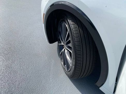 Certified 2025 Toyota Prius XLE AWD/4WD image 30