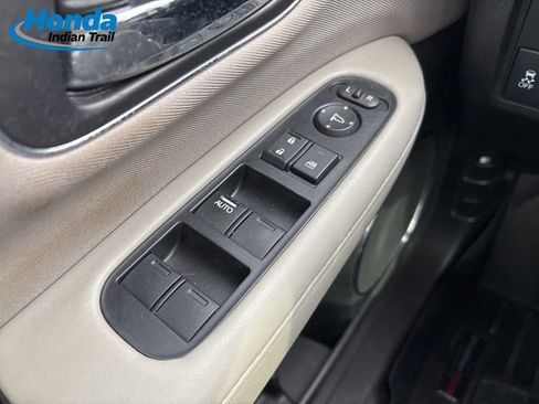 Used 2018 Honda HR-V EX image 19