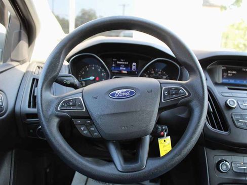Used 2016 Ford Focus SE image 15
