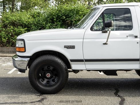 Used 1992 Ford Bronco Custom AWD/4WD image 4