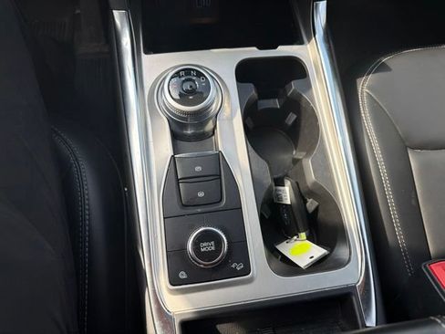 Used 2022 Ford Explorer XLT AWD/4WD image 26