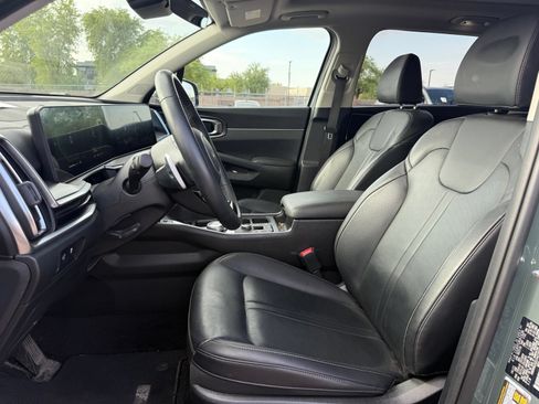 Used 2025 Kia Sorento EX w/ EX Panoramic Sunroof Package AWD/4WD image 12