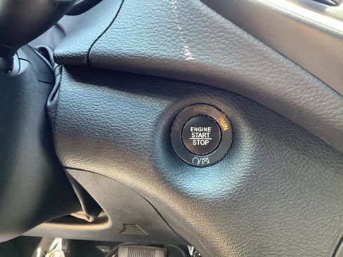 Used 2021 Jeep Cherokee Latitude Lux 80th Anniv w/ Quick Order Package 26U 80TH image 16