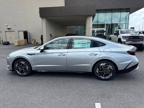New 2025 Hyundai Sonata SEL FWD image 2