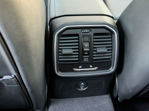 Certified 2026 Porsche Macan image 23