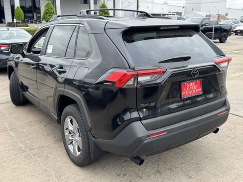 Used 2025 Toyota RAV4 XLE image 7