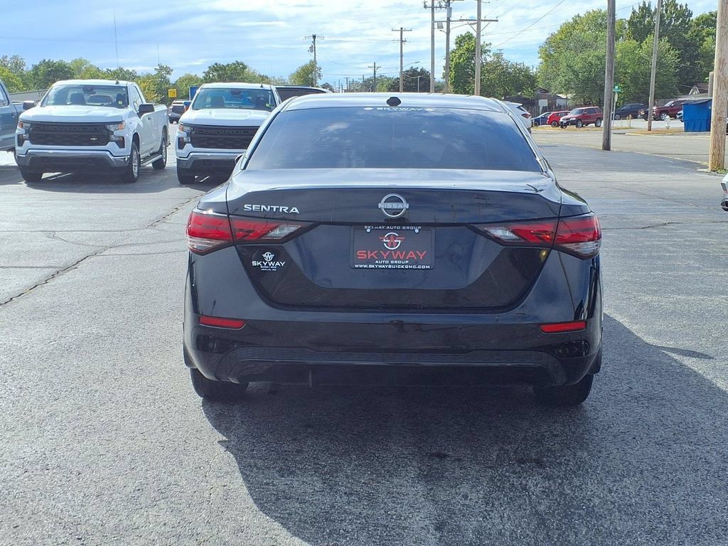 Used 2025 Nissan Sentra SV w/ All-Weather Package FWD image 5