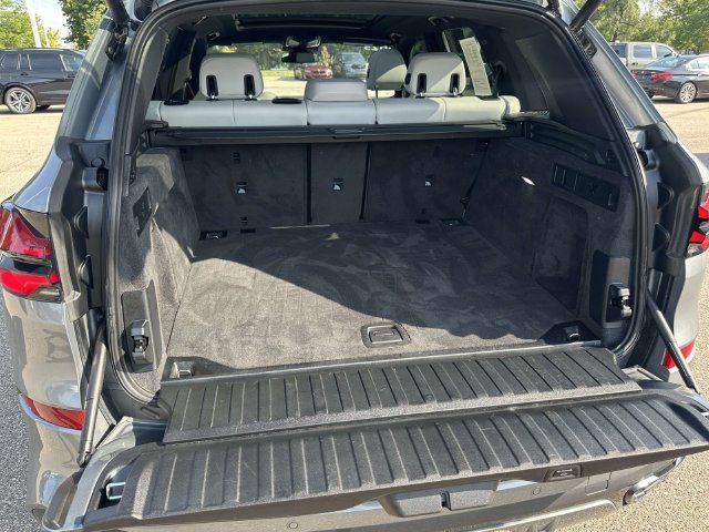 Certified 2025 BMW X5 xDrive40i w/ M Sport Package AWD/4WD image 16