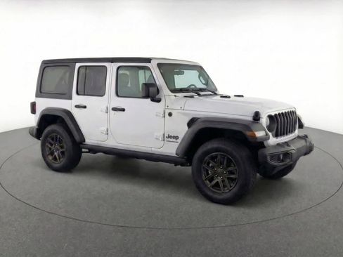 Used 2024 Jeep Wrangler Sport S image 2