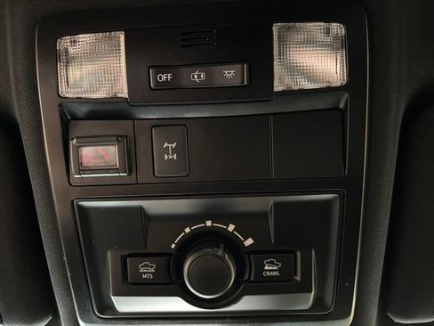 Used 2020 Toyota Tacoma TRD Off-Road w/ Technology Package AWD/4WD image 22