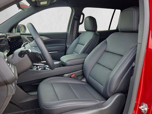 Used 2026 Chevrolet Traverse LT w/ Midnight/Sport Edition image 14