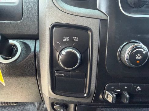 Used 2017 RAM 2500 Tradesman w/ Chrome Appearance Group AWD/4WD image 38
