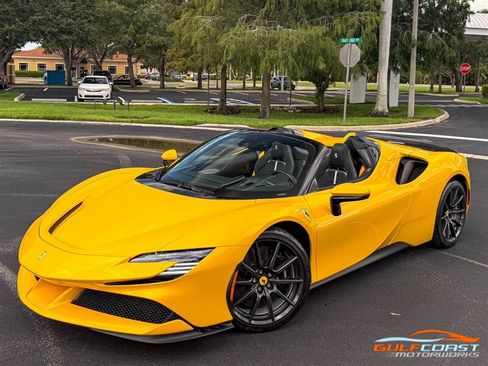 Used 2024 Ferrari SF90 Spider AWD/4WD image 8