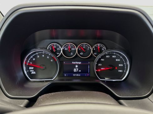 Used 2021 Chevrolet Suburban LT image 8