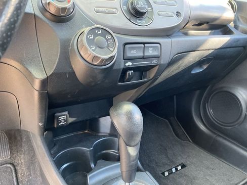 Used 2011 Honda Fit Sport image 12