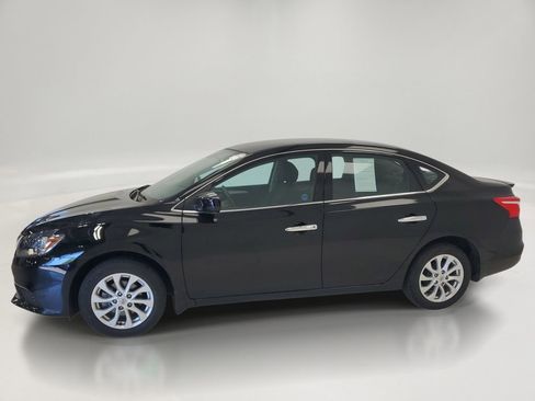 Used 2019 Nissan Sentra S w/ Appearance Package FWD image 4