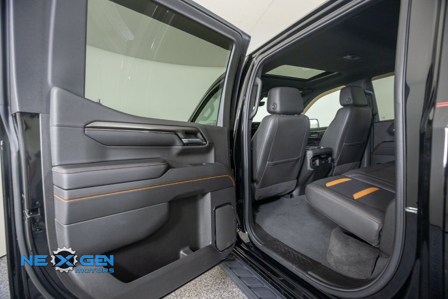 Used 2022 GMC Sierra 1500 AT4 w/ AT4 Premium Package AWD/4WD image 28